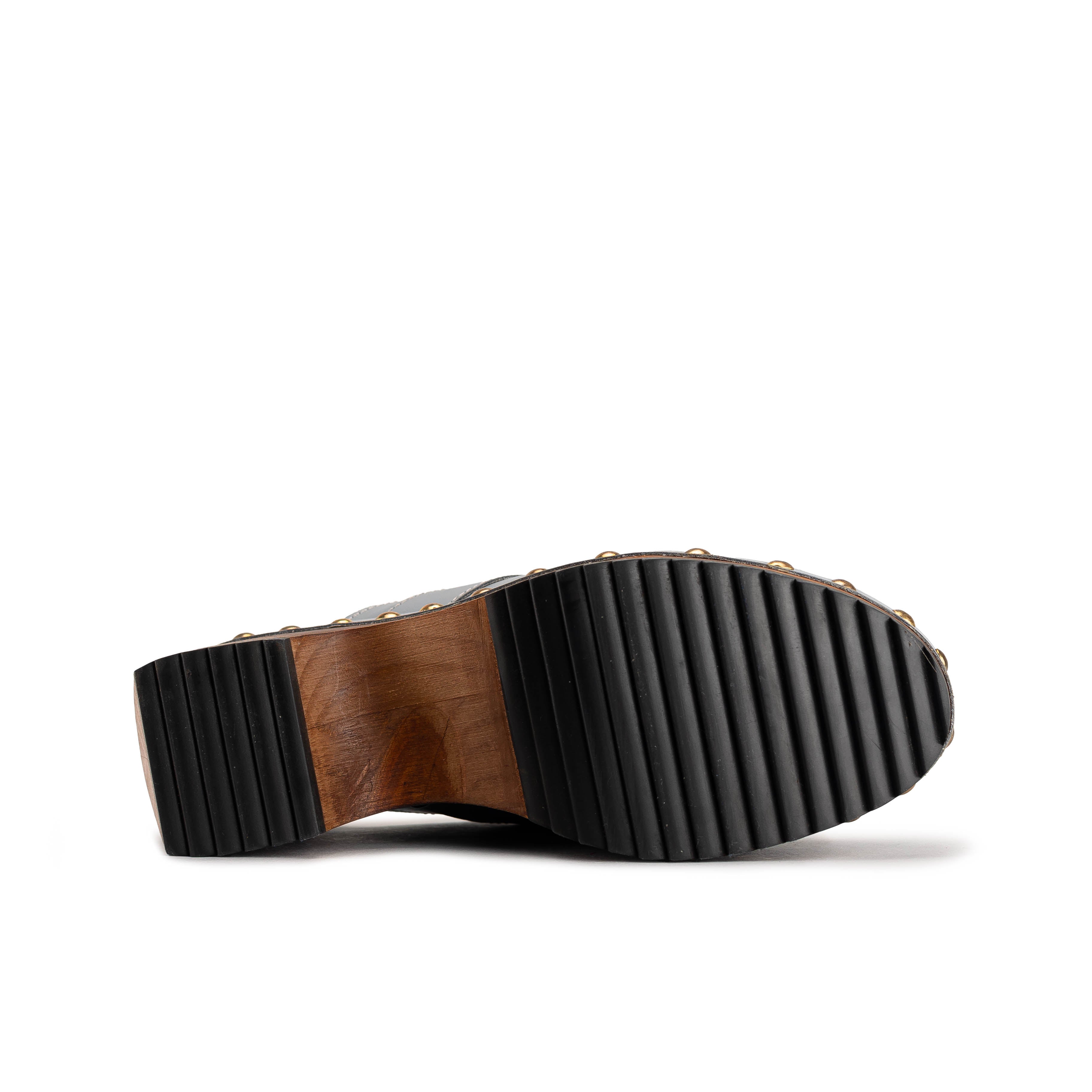 7022 - TERNERO GREY