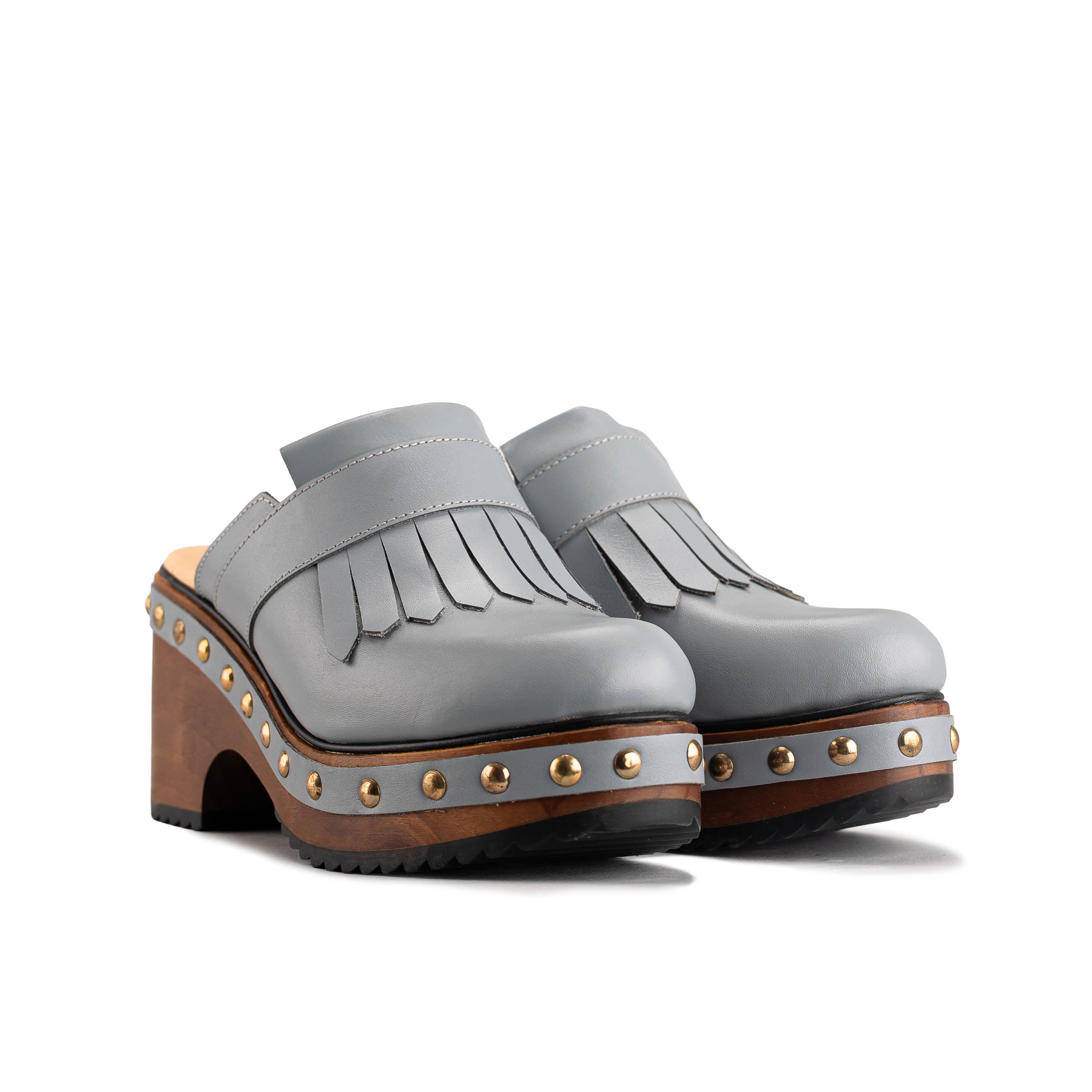 7022 - TERNERO GREY